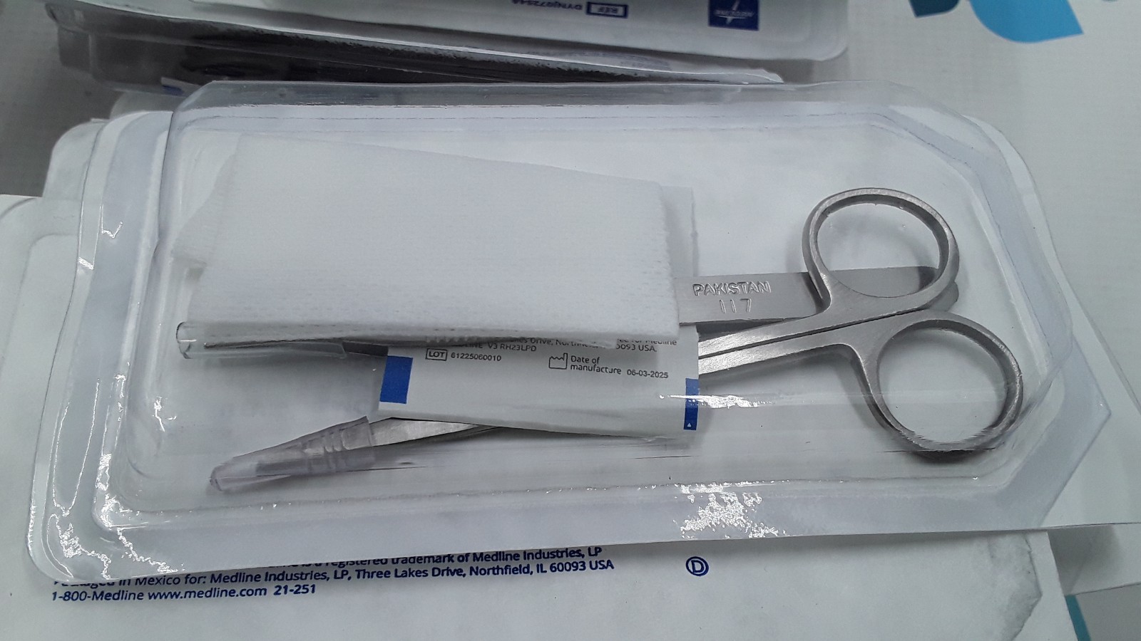 Medline Suture removal Tray REF DYNJ07254A Lot of 35