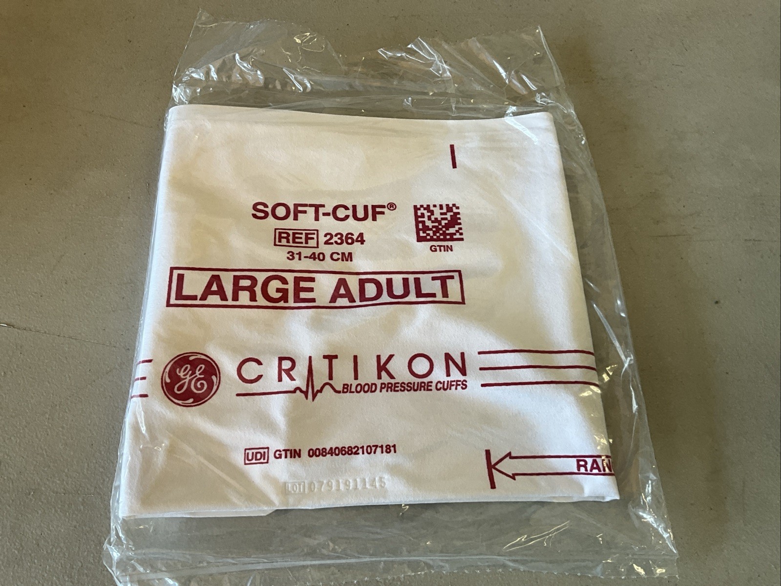 ONE CRITIKON LARGE ADULT BLOOD PRESSURE CUFF #2364. 31-40 CM SEALED.(J3O6)
