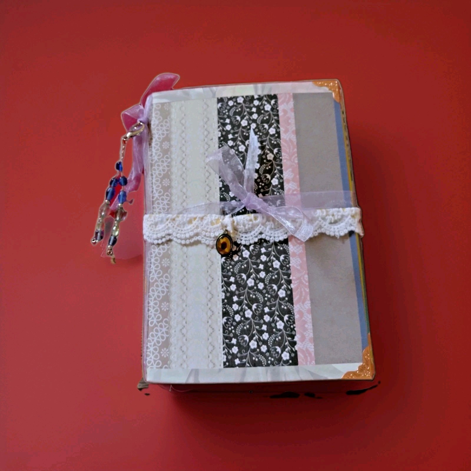 Naked Junk Journal 32 pages Handcrafted Eco-Creation with All of the Colors qs