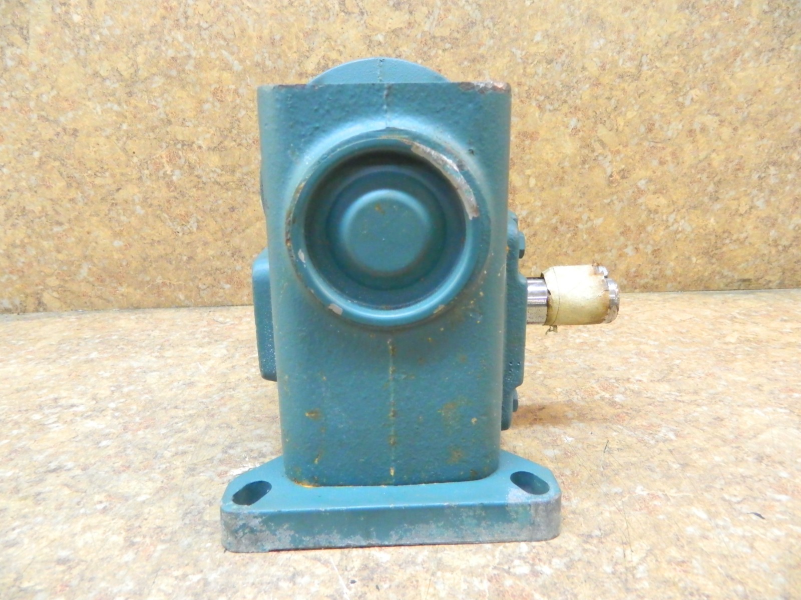 DODGE TIGEAR 15:1 Ratio 56/200-15 Speed Reducer 622 In lbs 56C