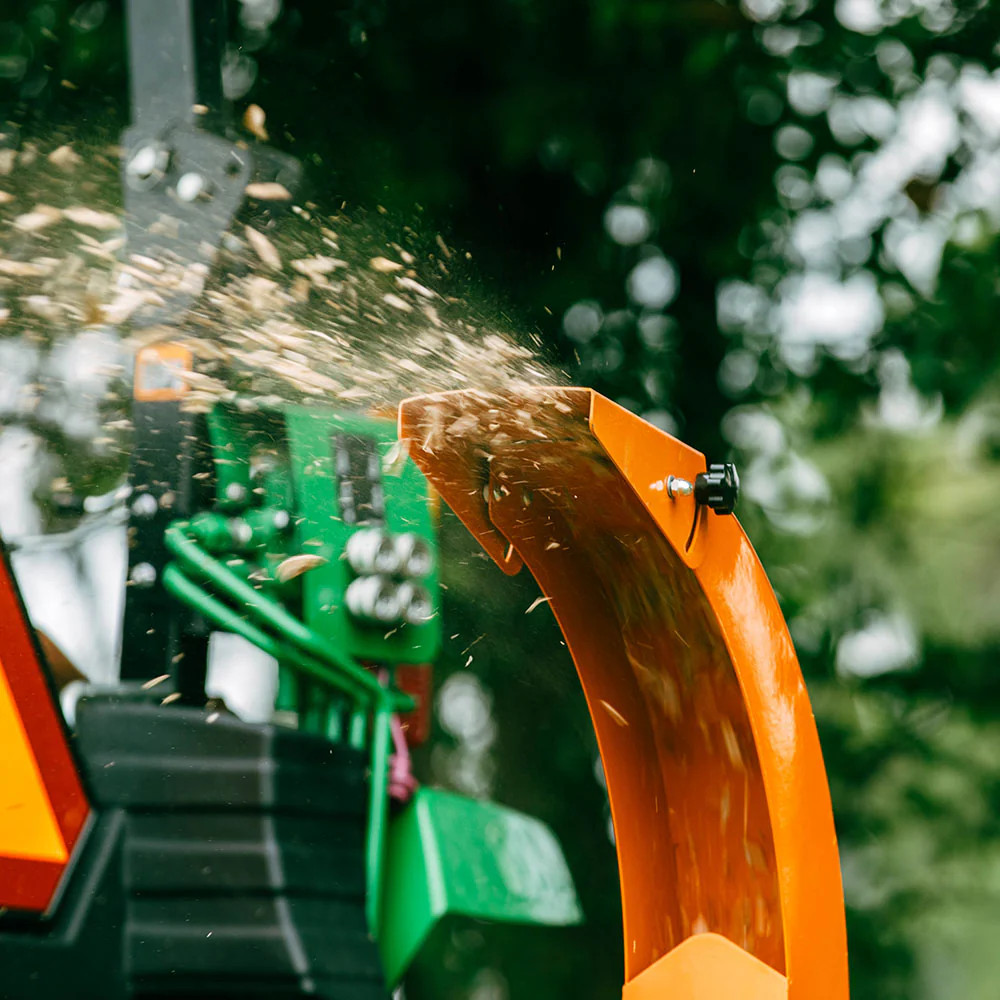 Titan Attachments 3 point PTO Driven 4″x 10″ Wood Chipper Shredder Mulcher