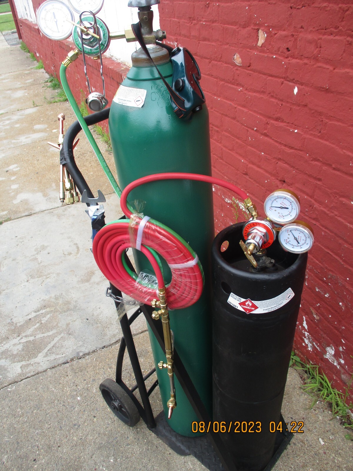 WELDING/CUTTING SET LARGE OXYGEN & ACETYLENE TANKS-CART-TORCH-GAUGES HOSE