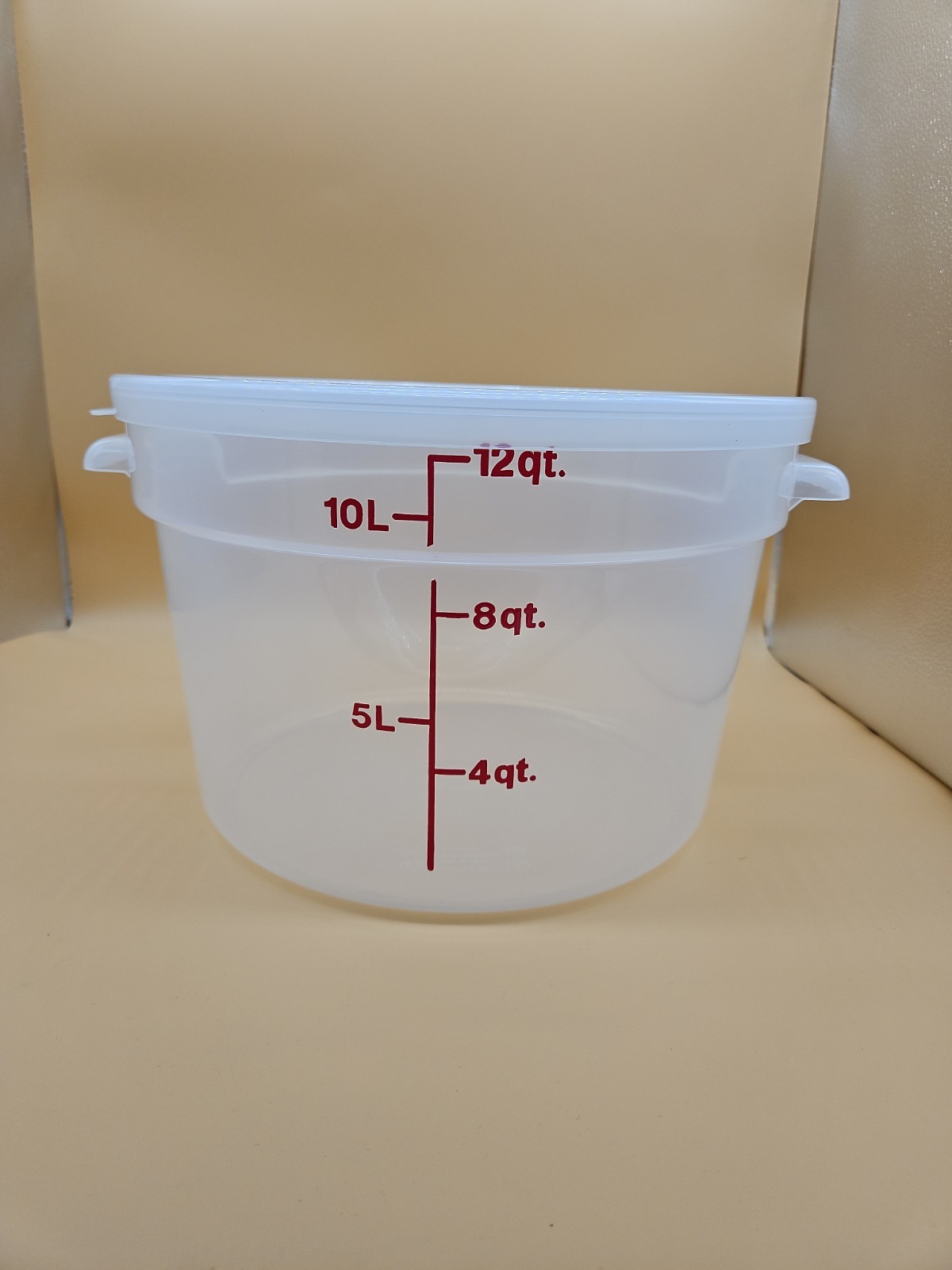 12 qt Cambro Round Food Storage Container Translucent Polypropylene NSF 8” Depth