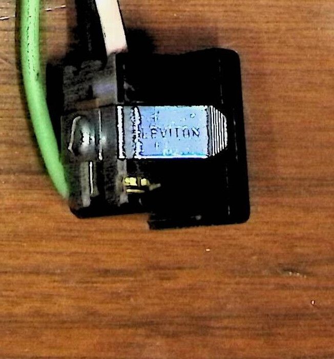 Leviton 15A/125V Panel Mount AC Outlet NEMA 5-15R Snap-In Receptacle grounded