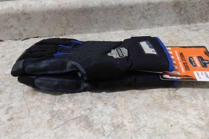 Proflex by Ergodyne 818WP 6 Pairs Size Small Utility Gloves