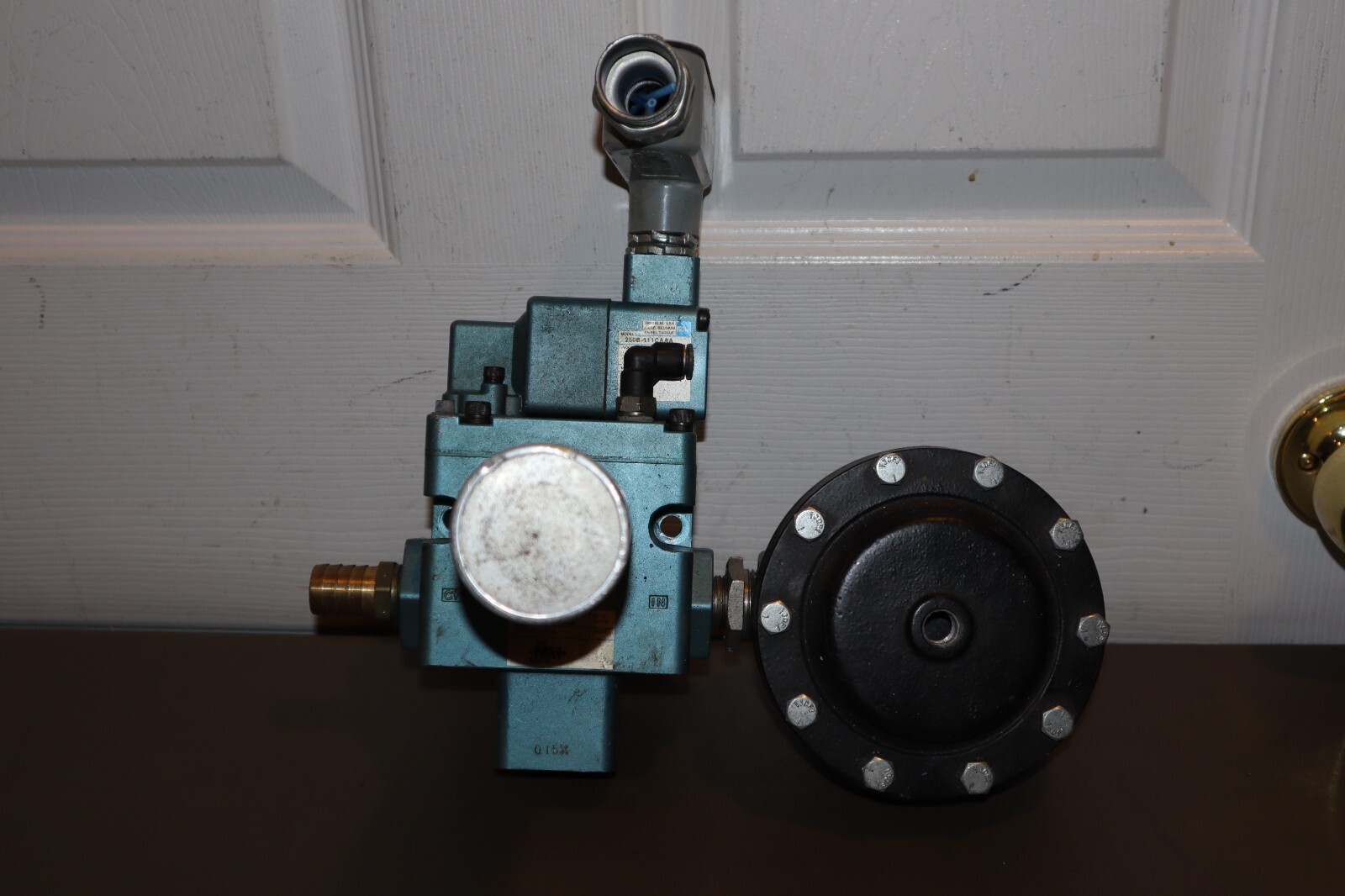 MAC 3 Way Spool Valve 57D-11-111CA & Norgren 11-008-009 Air Pressure Regulator