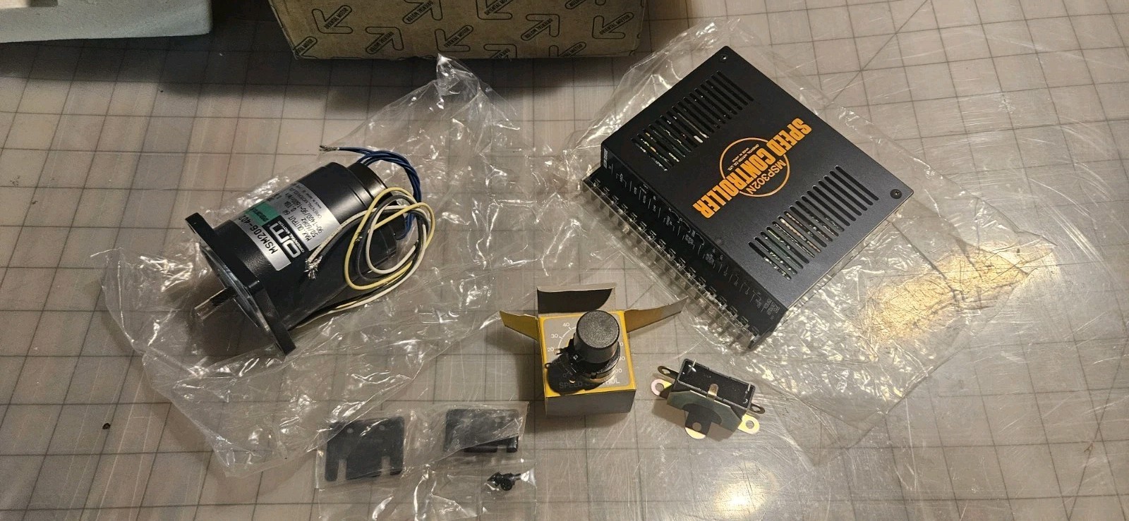 ORIENTAL MOTOR MSM206-402 SPEED CONTROL MOTOR W/ MSP302N SPEED CONTROLLER
