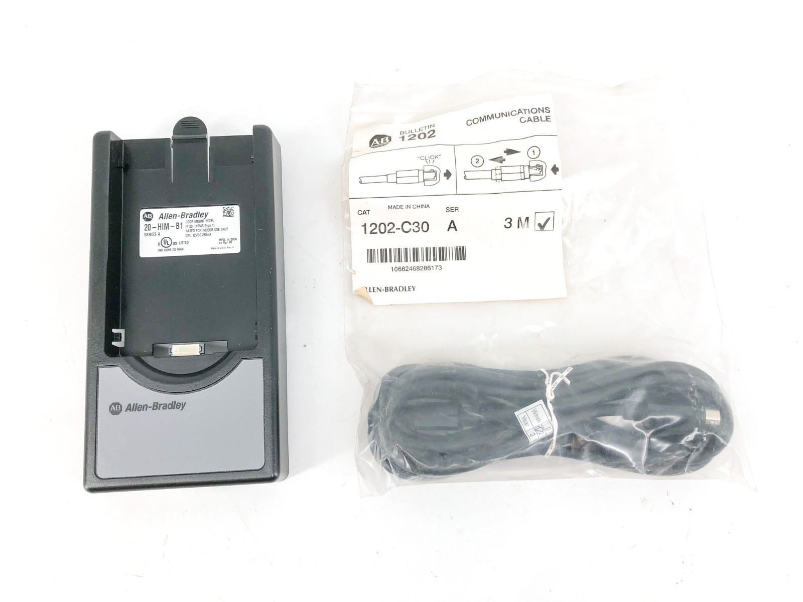 New Allen Bradley 20-HIM-B1 Bezel Kit w/ 1202-C30 Cable IP 20 NEMA Type 1