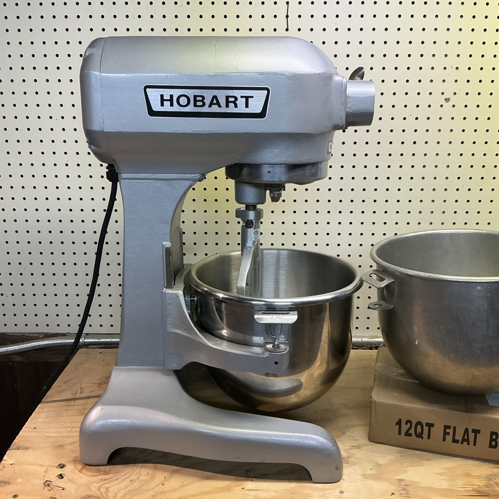 HOBART 12 Quart Mixer A120 W/ Bowl, Paddle, Whisk – 1PH – Watch Video!