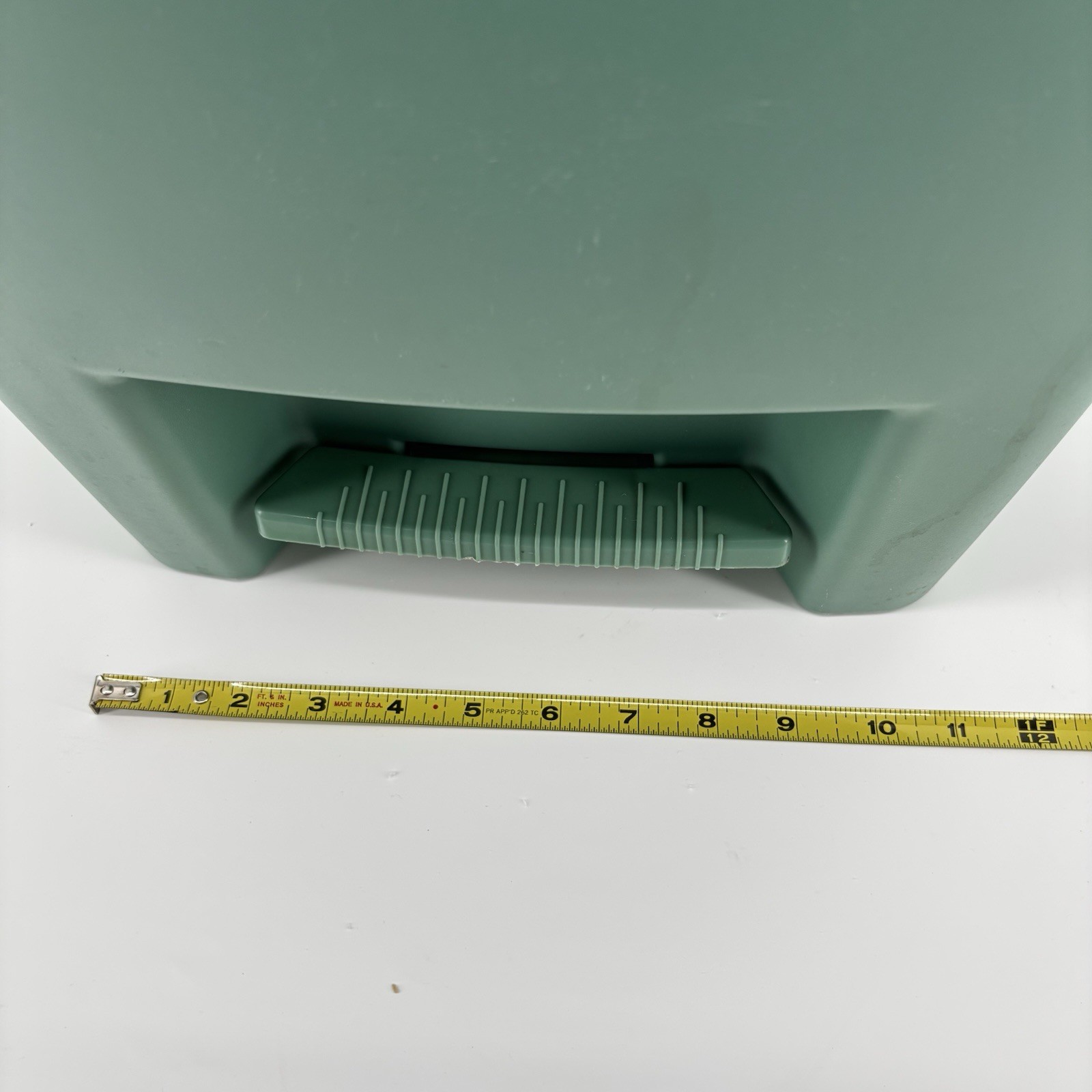 Vintage Rubbermaid Front Step-On Rectangle Trash Can Green With Lid