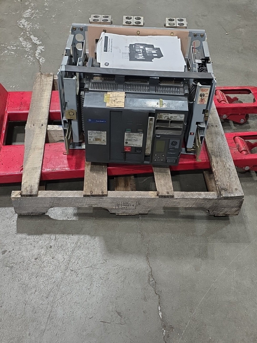 GE Breaker SSD08B208 800 AMP