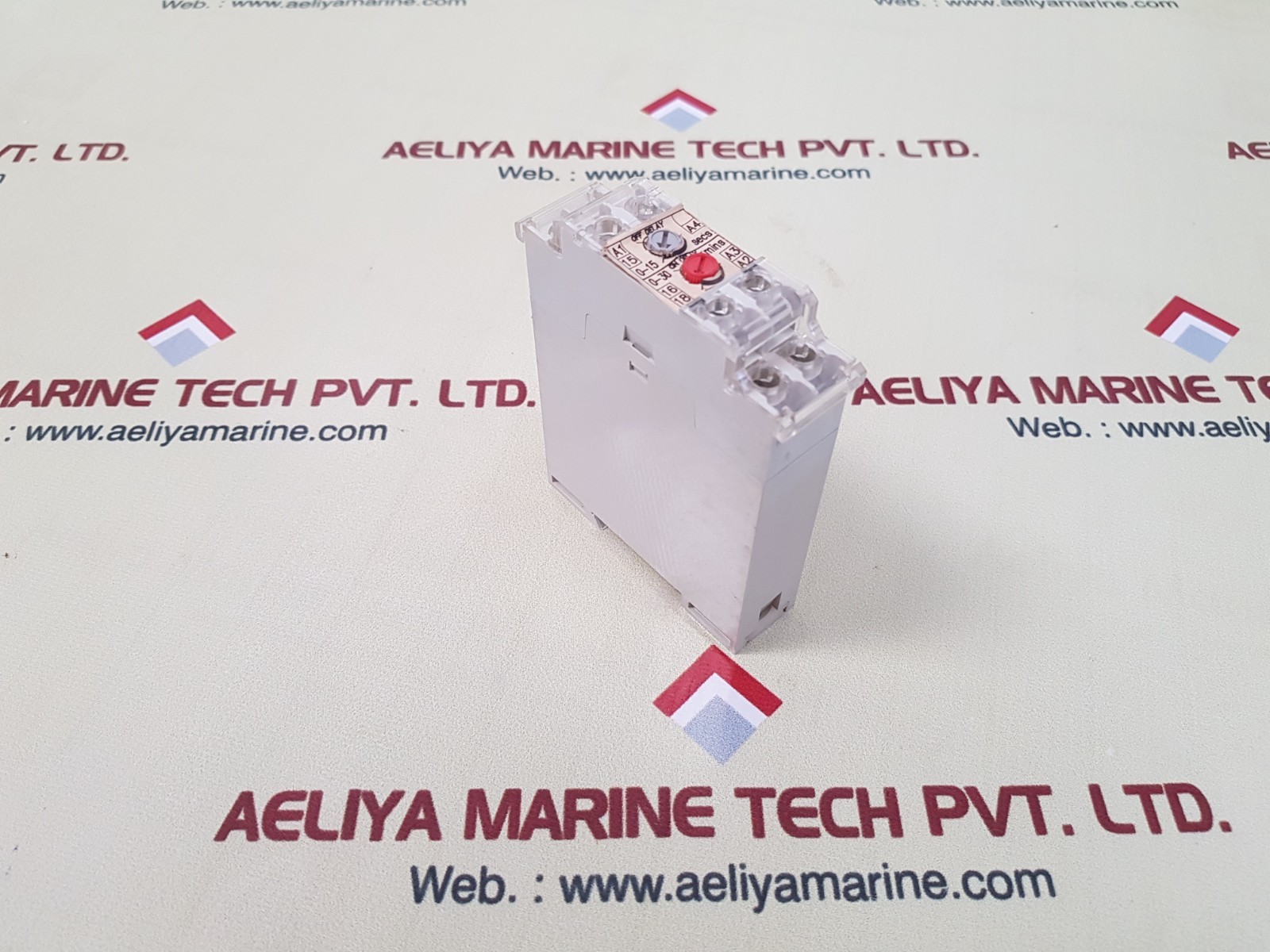 CROMPTON CONTROLS Recycling Timer 0-30Min On Delay