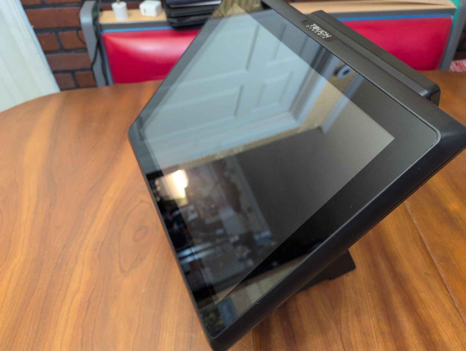Touch Dynamic Pulse J1900 15″ POS Terminal Touchscreen Windows 11 Pro + Rear VFD