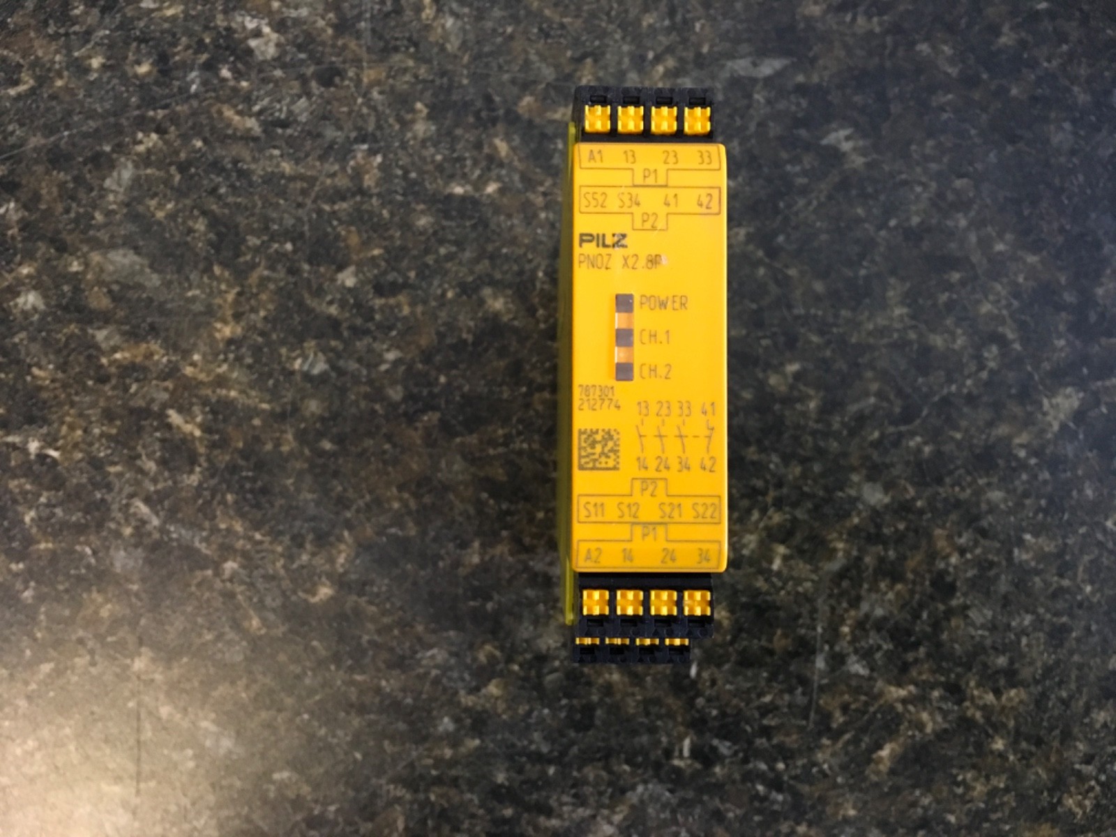 Pilz PNOZ X2.8P C 24VACDC 3n/o 1n/c Safety Relay 787301 (KB)