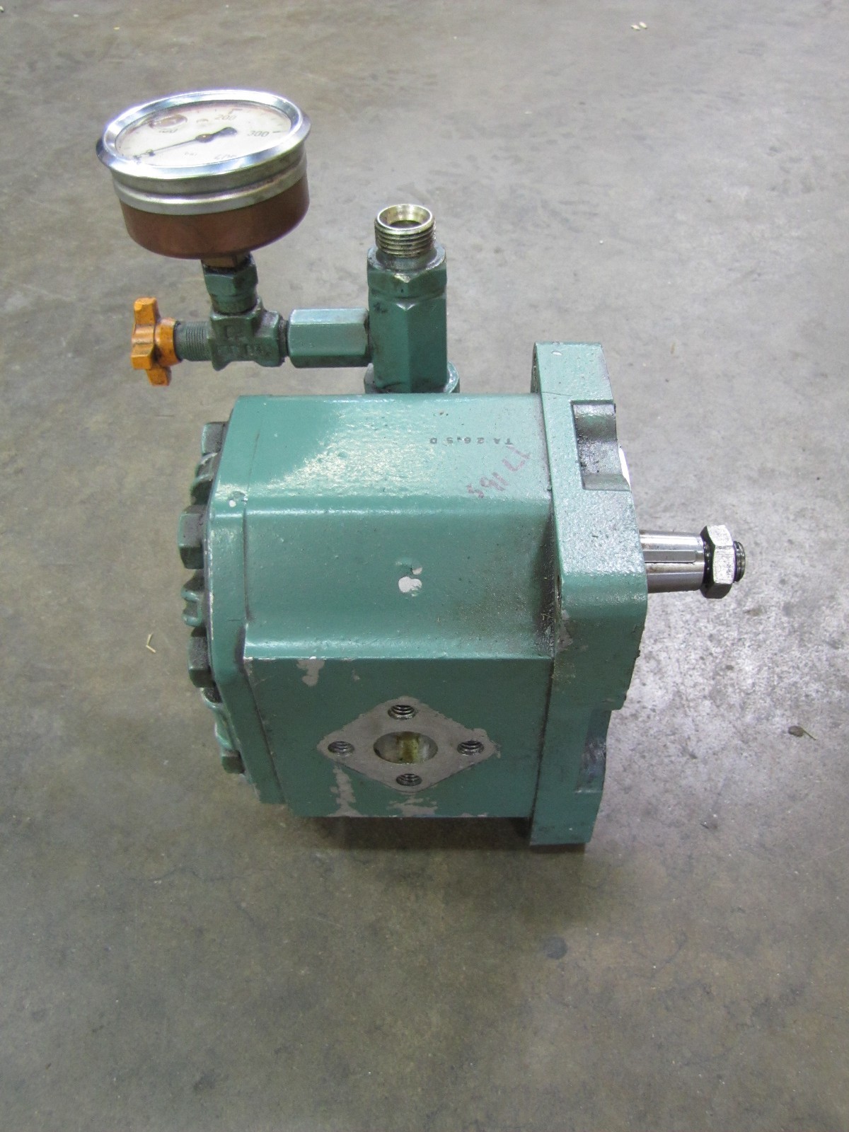 SUNSTRAND TUROLLA TA26.5D HYDRAULIC PUMP 1″ FLANGE IN/OUT .765″ SHAFT DIA
