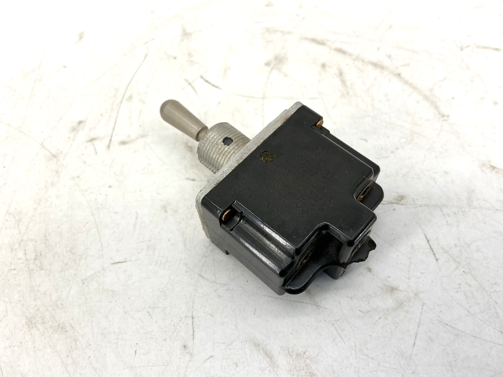 Microswitch MS24524-21 Toggle Switch On/Off/On 1/2HP 15A 277VAC 2TL1-1 MS2452421