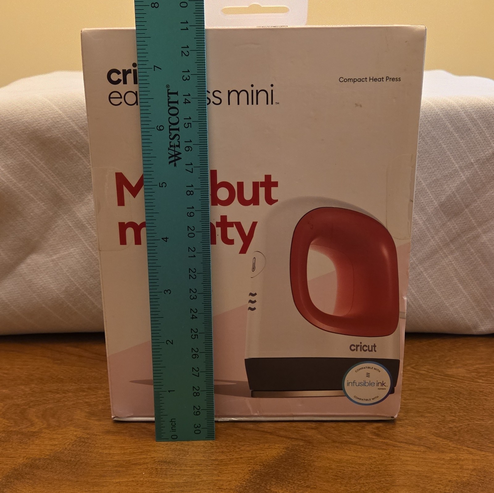 Cricut EasyPress Mini Compact Heat Press 3.2×1.9in Auto-Off Precision Tip