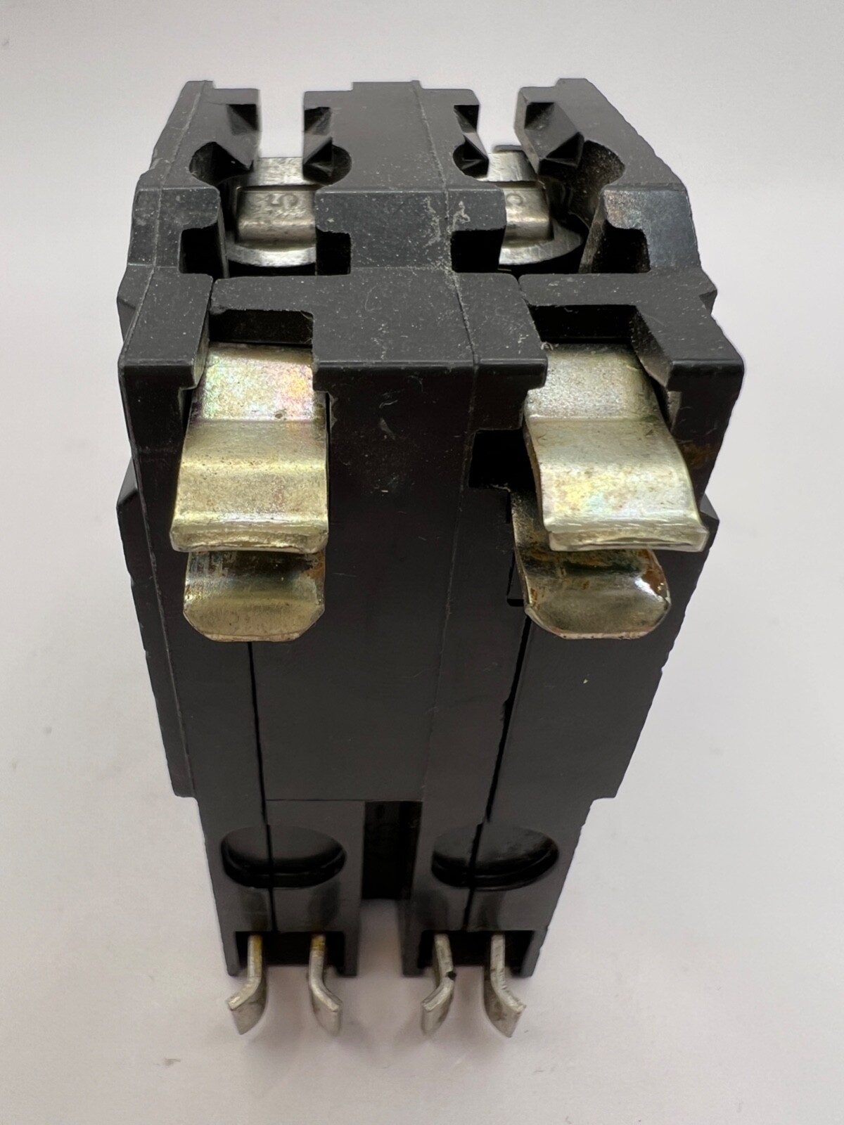 Square D QO240 2 Pole 40 Amp 120/240 V AC Type QO Plug In Yellow Circuit Breaker