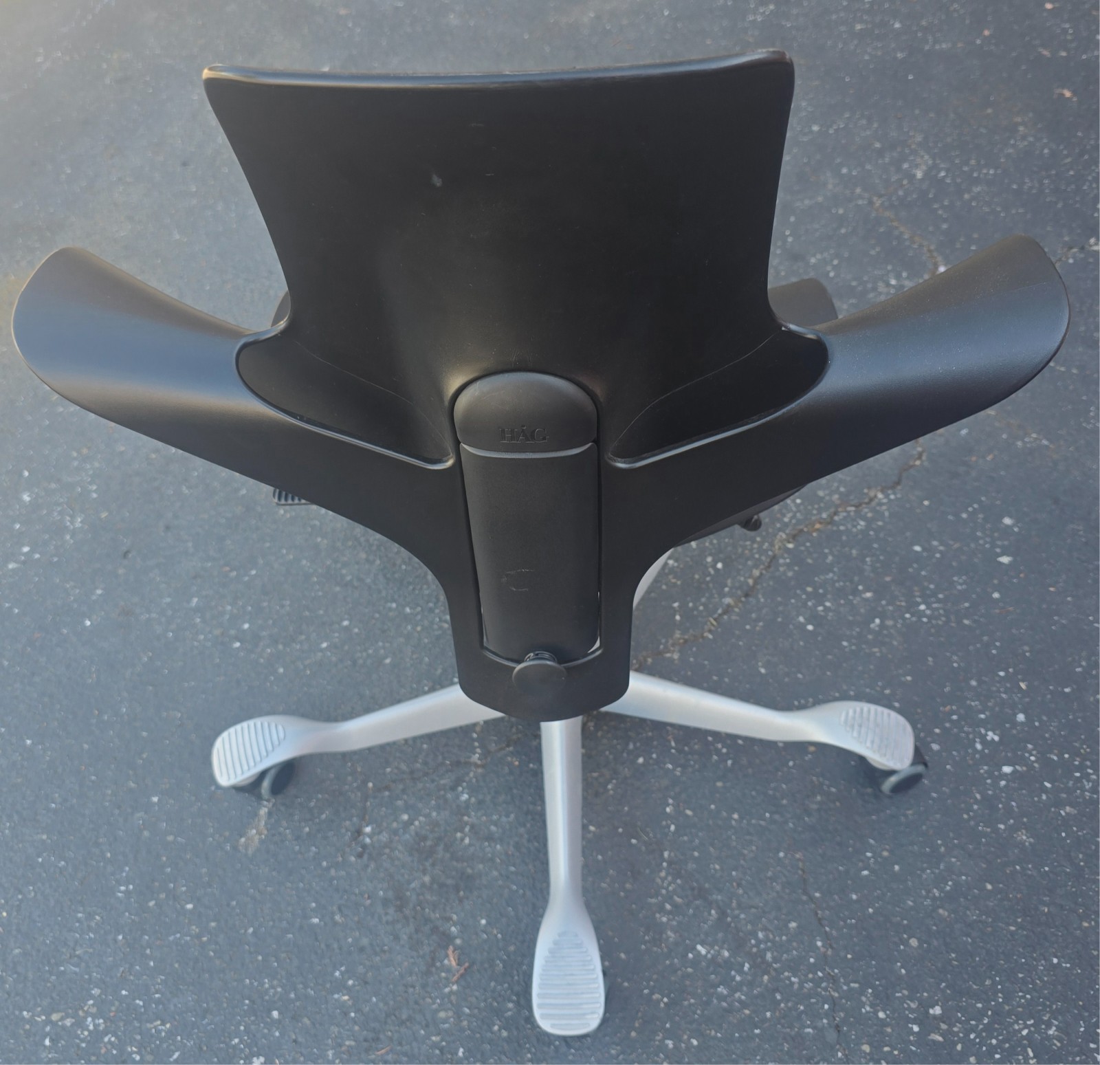 HAG Capisco Puls 8010 Partially Upholstered Saddle Chair Black
