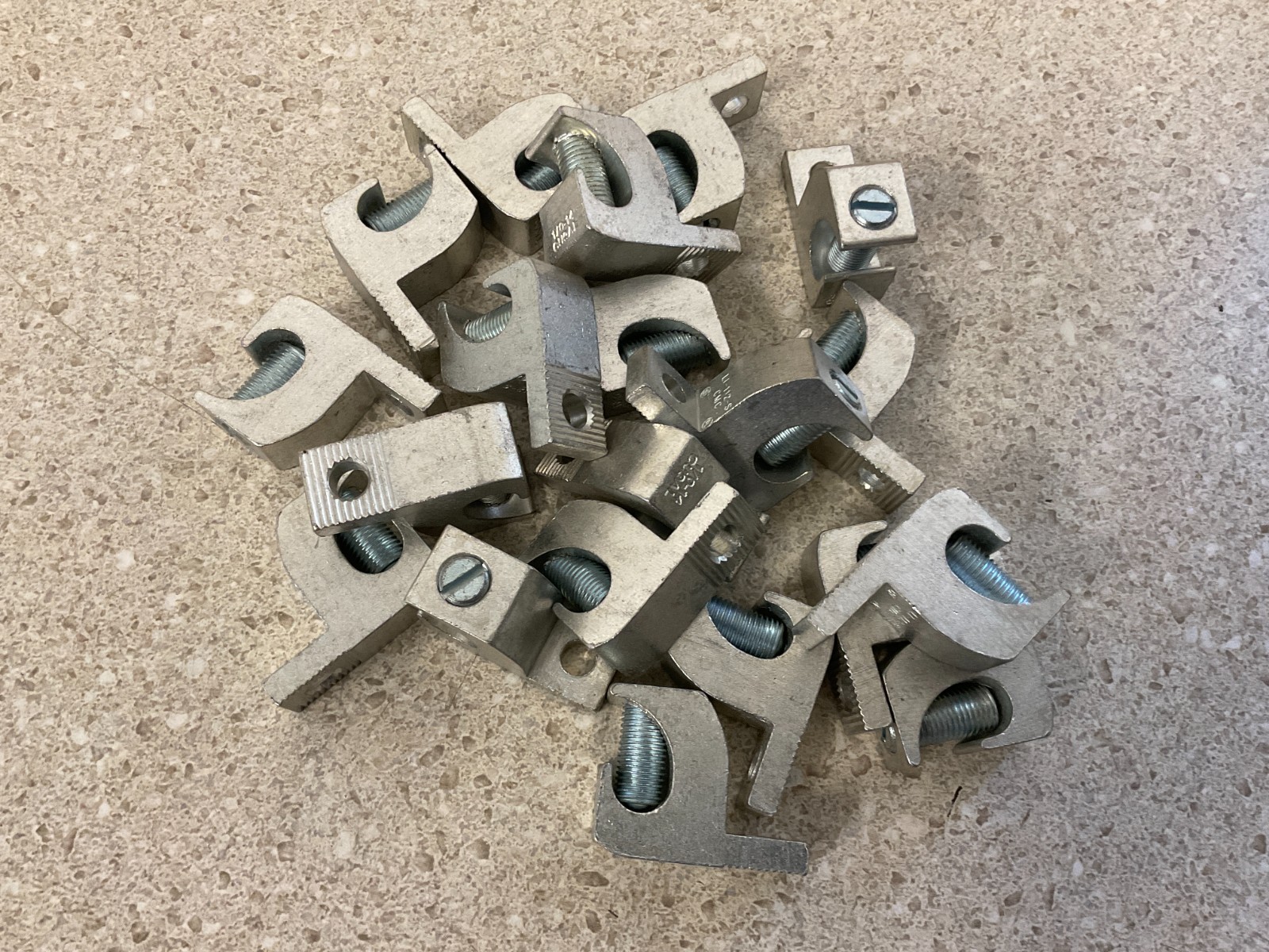 Thomas & Betts LL1014 Aluminum Connectors NEW (Box of 20)