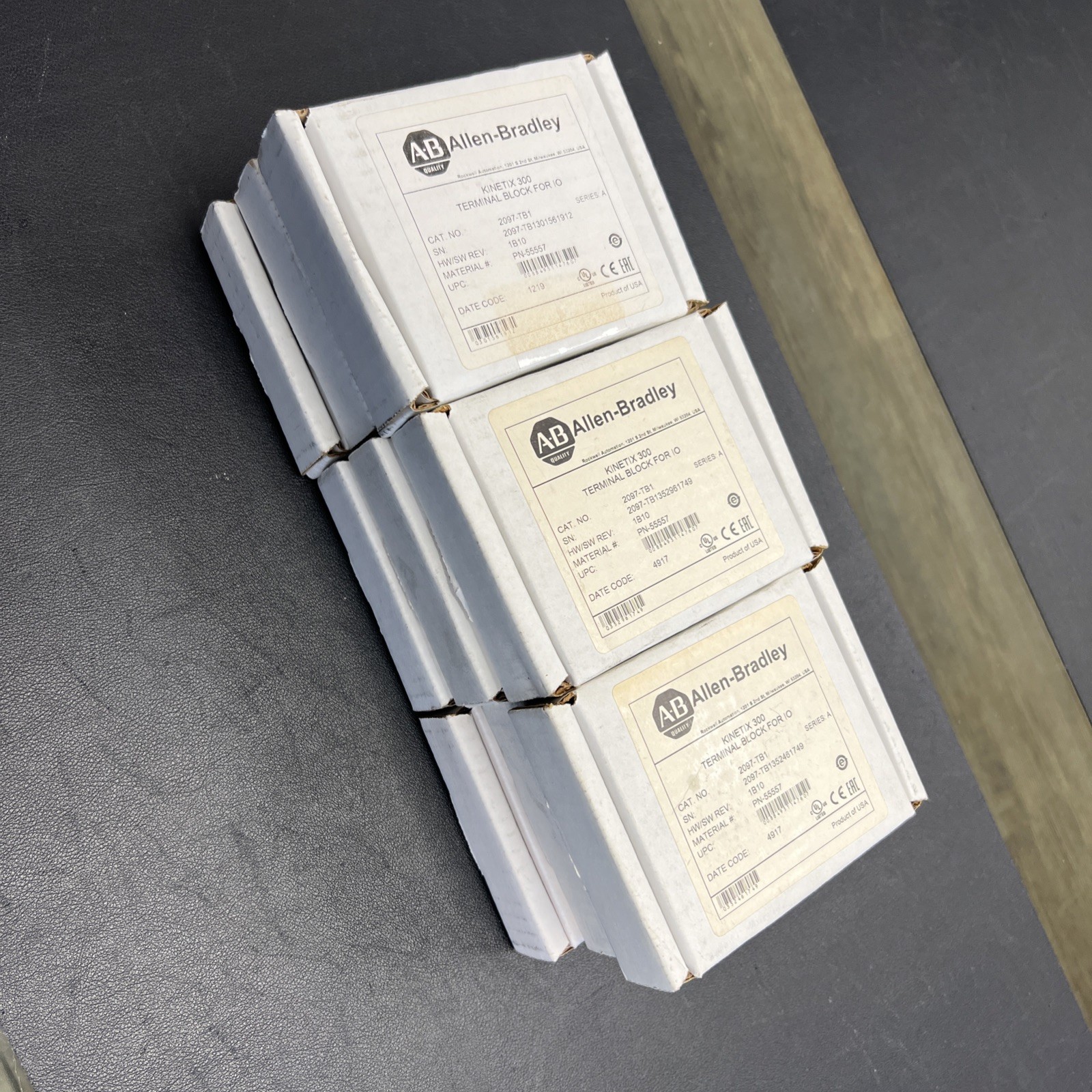 Allen Bradley 2097-TB1 Ser. A Kinetix 300 Terminal Block For IO