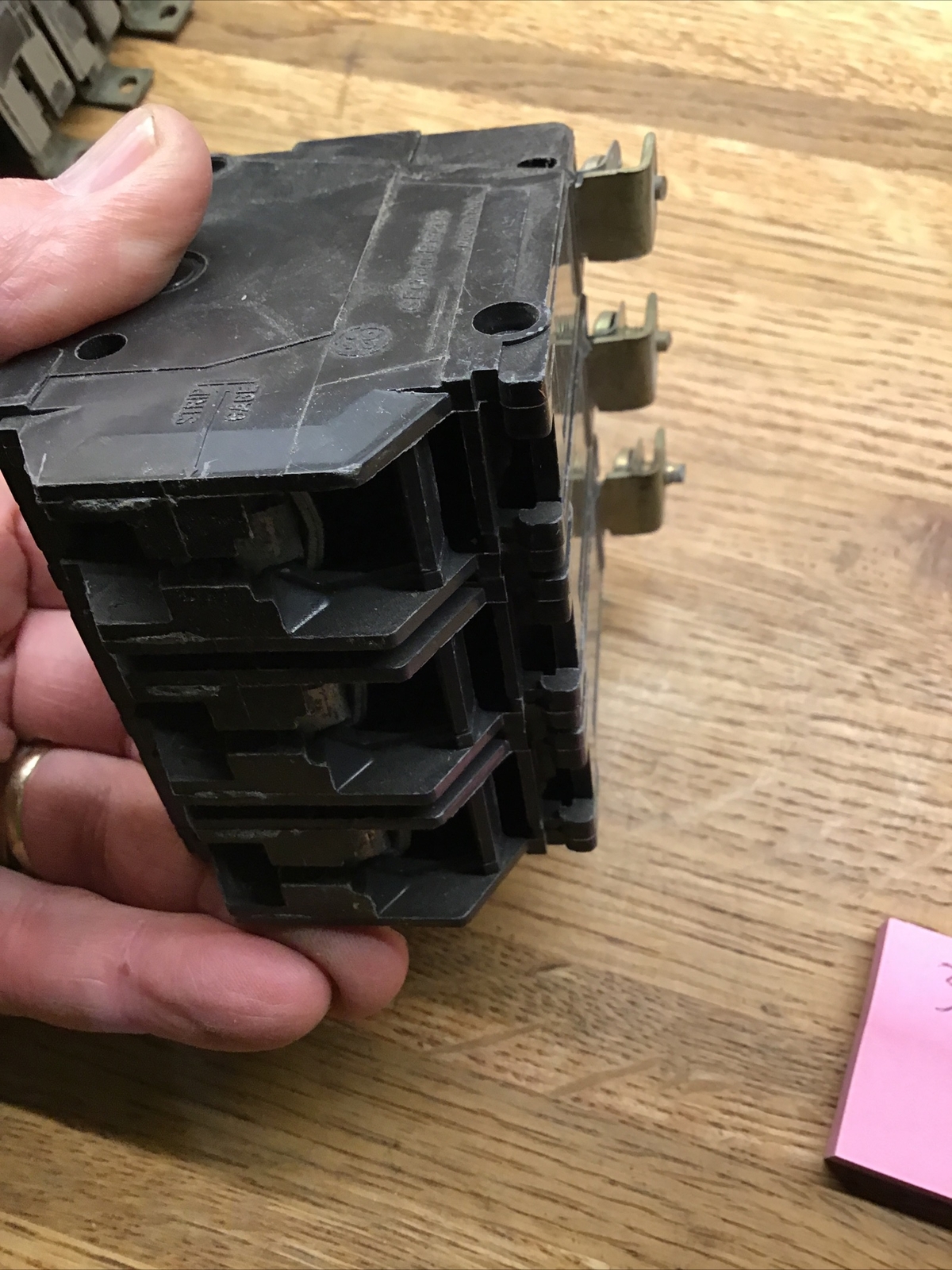 (1) G E 40 AMP 3 POLE CTL COMMON TRIP CIRCUIT BREAKER