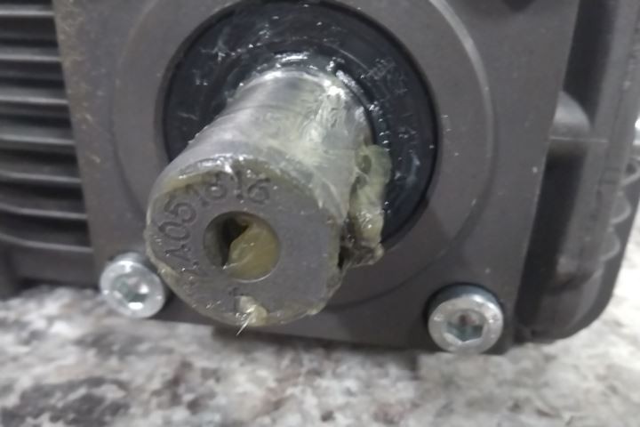 A.R. North America RKA4G40HN-PKG 4000 PSI 4 GPM 1750 RPM Triplex Plunger Pump