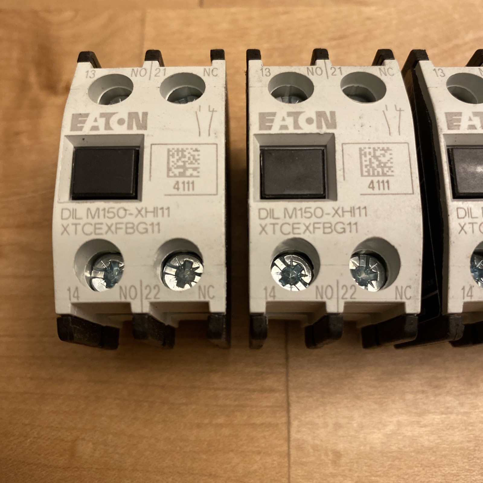 Eaton XTCEXFBG11 Motor Control Auxiliary Contact (1) NO (1) NC Contact Lot of 4