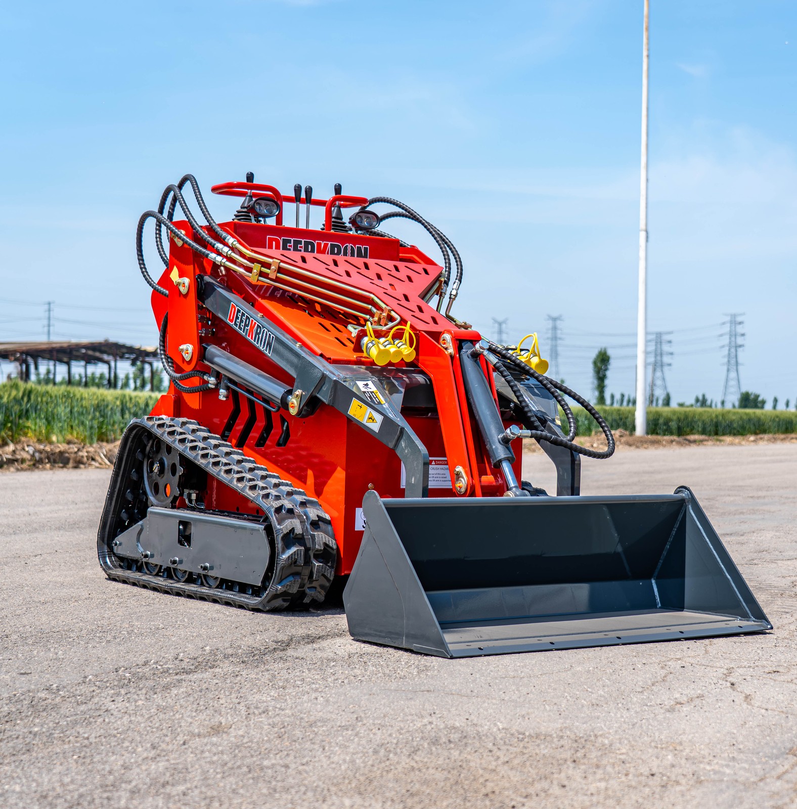 Mini Skid Steer Loader 23HP EPA Engine Three pumps 2645 lbs FREE Ship Unloading