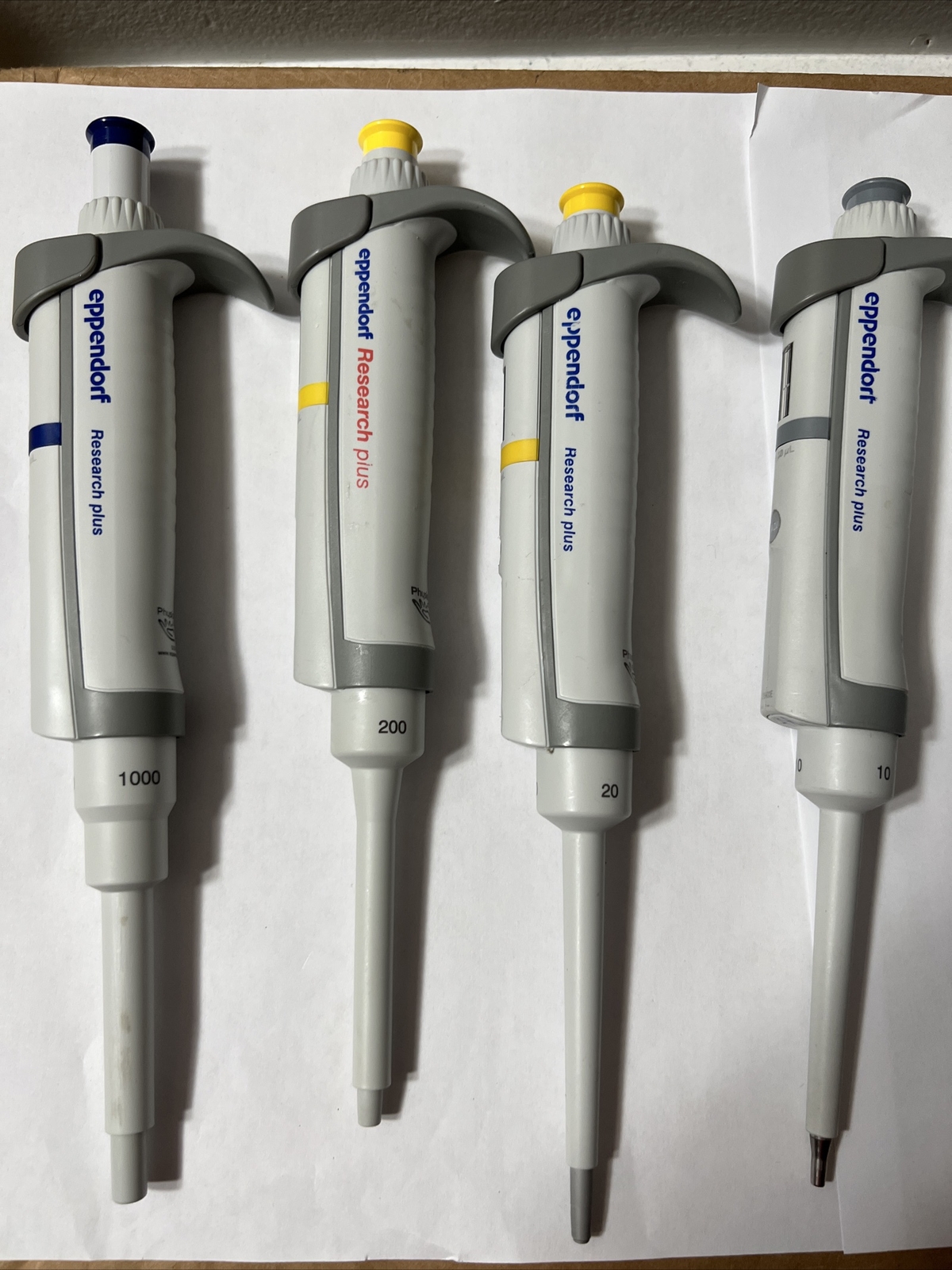 Set of 4 Eppendorf Research Plus Pipette 10,20,200,1000uL Pipetman +Tip Boxes