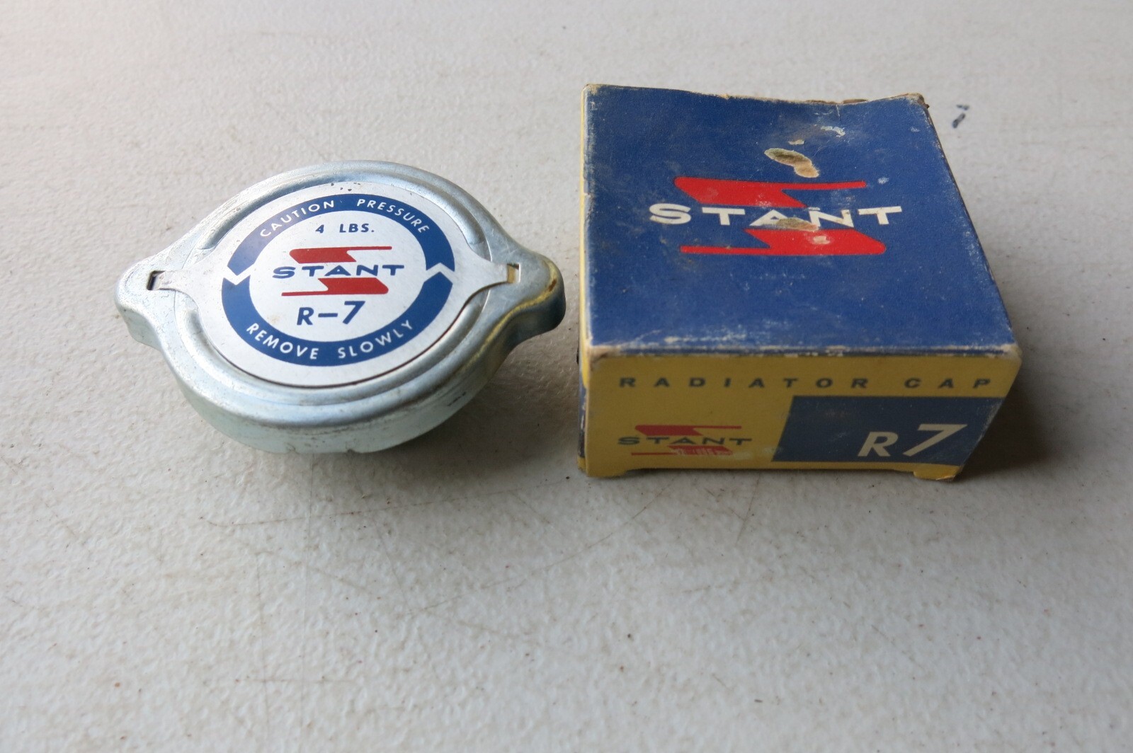 Vintage Stant Radiator Cap 4 Lbs fits Ford Massey Harris 1941-1951 (R-7)