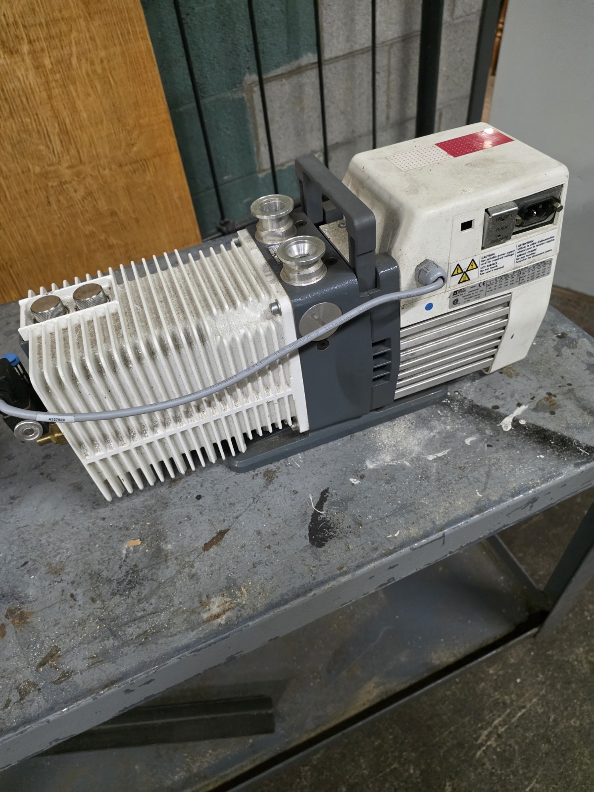 Pfeiffer Adixen 2021i Analytical Dual Stage Rotary Vane Vacuum Pump 100-120 V