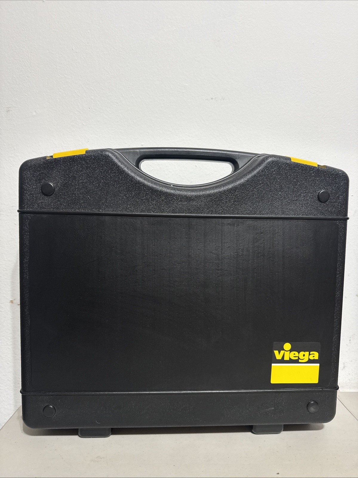 Viega 56000 PureFlow 1/2-Inch and 3/4-Inch PEX Press Tool Set With Cutter + Case