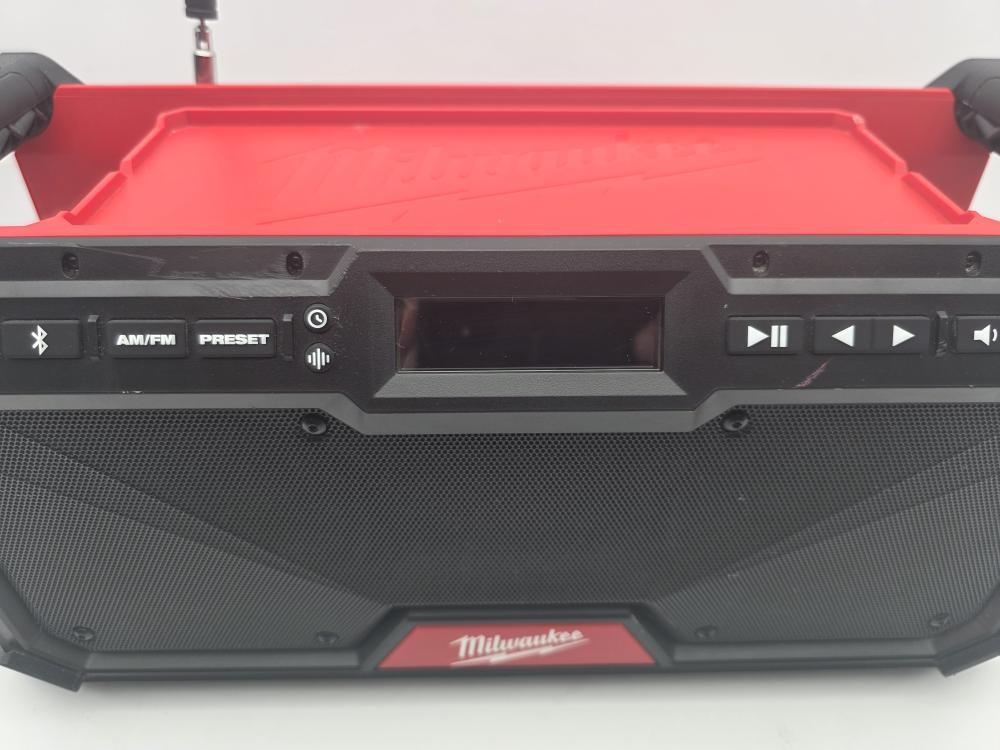 Milwaukee 2952-20 M18 18V Bluetooth AM/FM Rugged Jobsite Work Radio – Tested