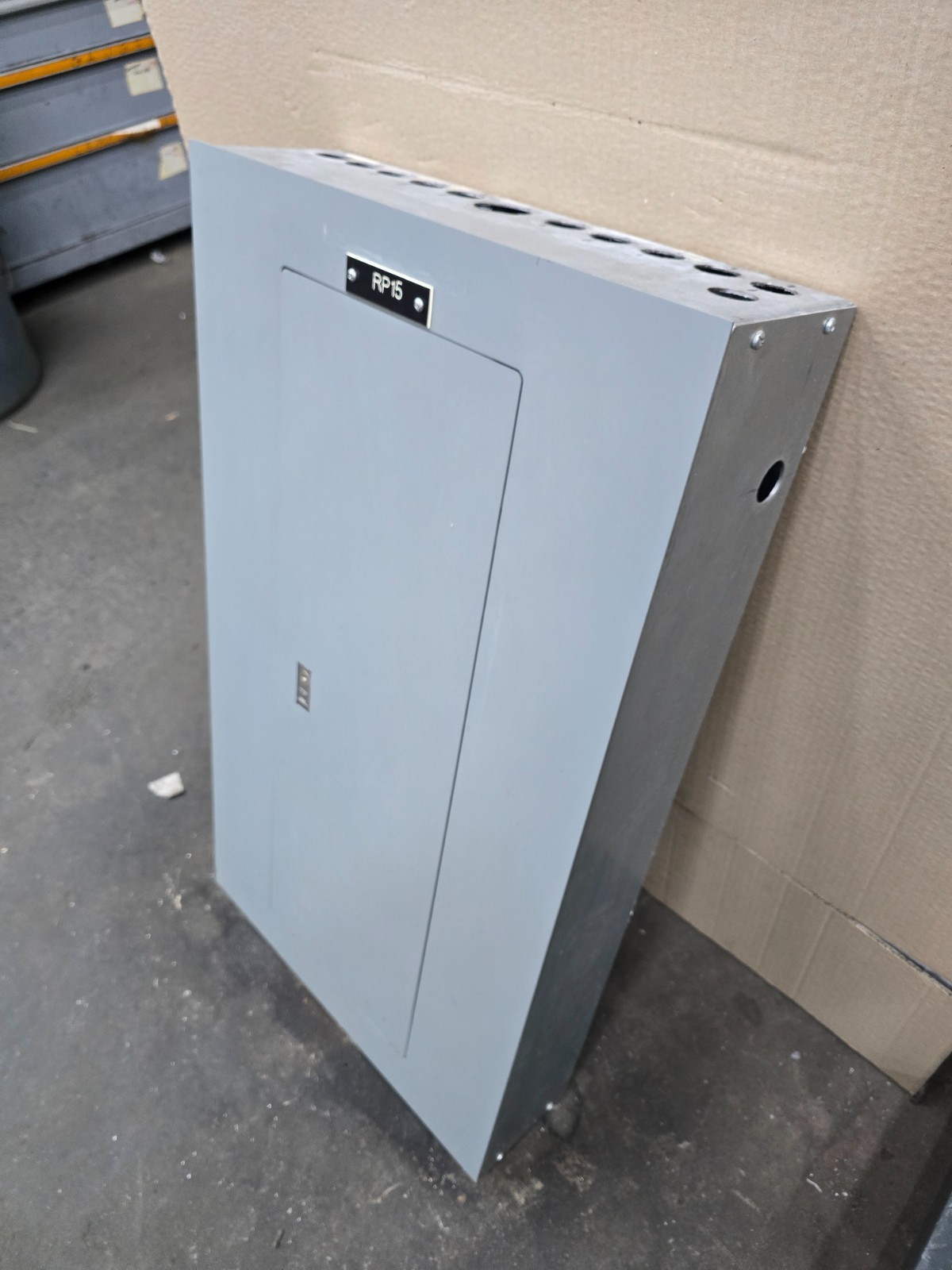 Square D 100 Amp Main Breaker Panelboard 208Y/120 VAC 3 Phase 4 Wire 42 Circuit