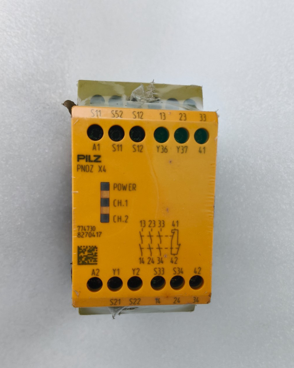 Pilz PN0Z X4 24VDC 3n/o 1n/c Safety Relay. Ident. No: 774730