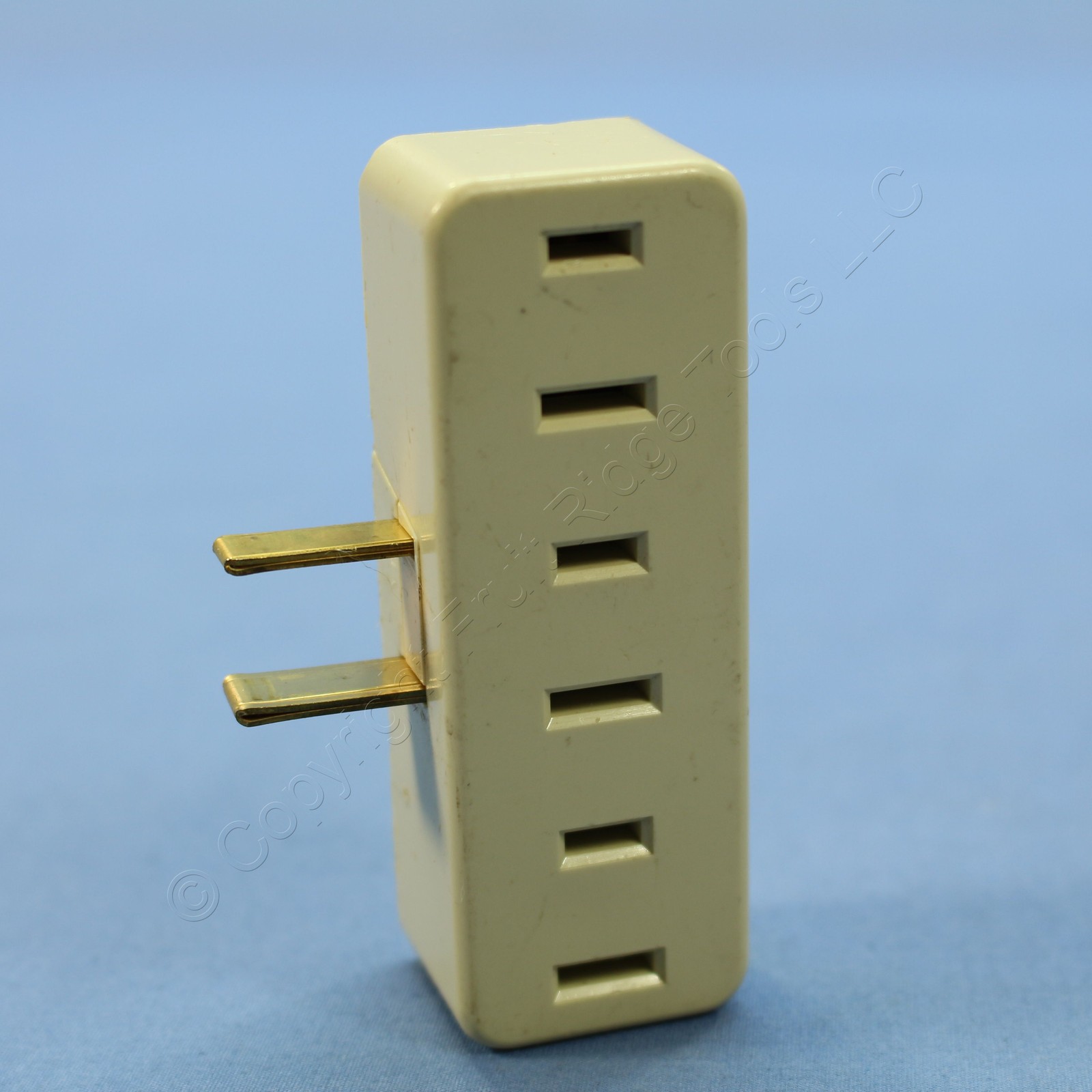 10 Leviton Ivory Polarized Plug-In Triple Tap Outlet Adapters NEMA 1-15 15A 65-I