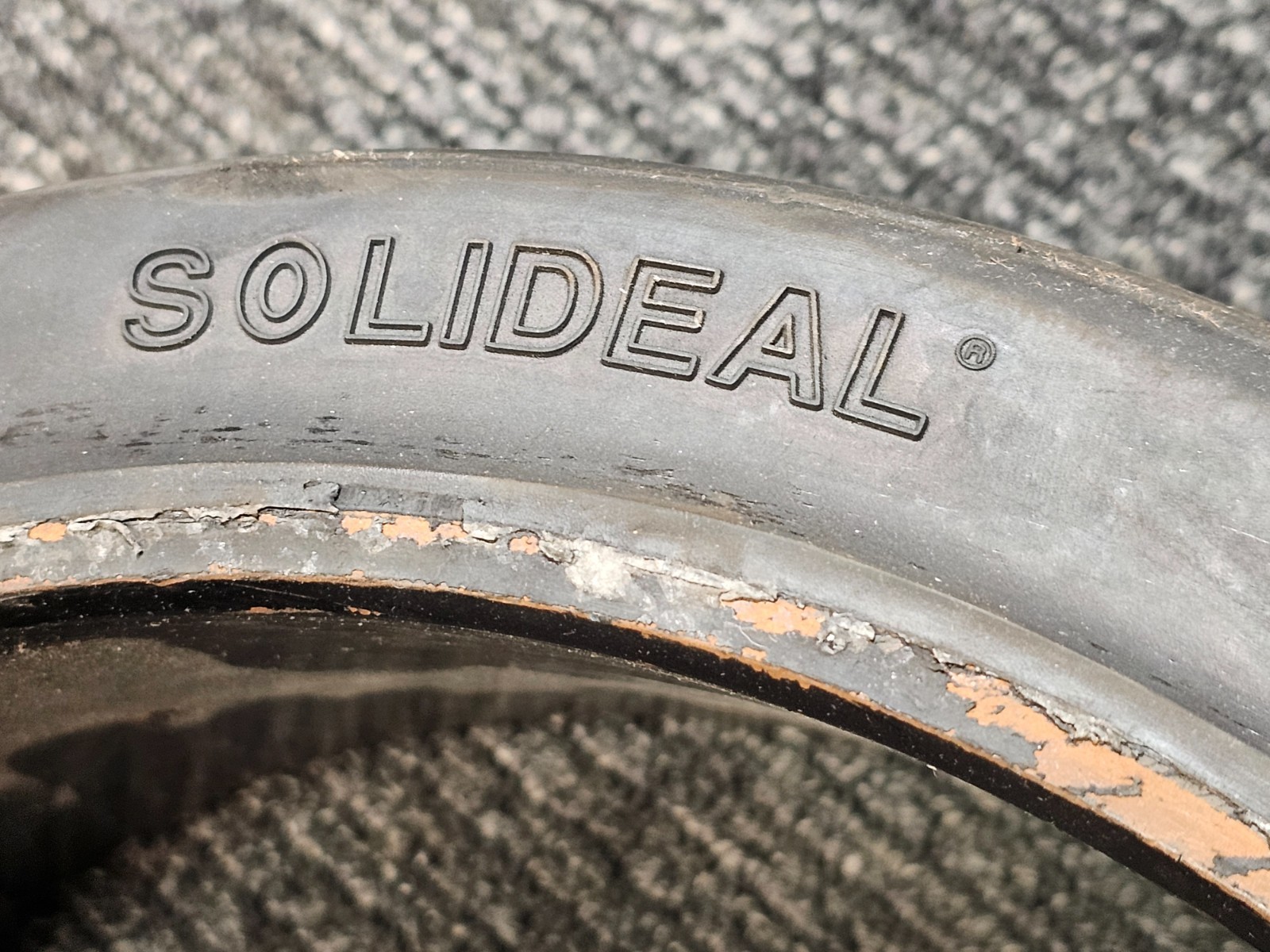 (QTY 1) Solideal 15x5x11-1/4 Smooth Press-On Forklift Tire 381/127-285.8 Metric