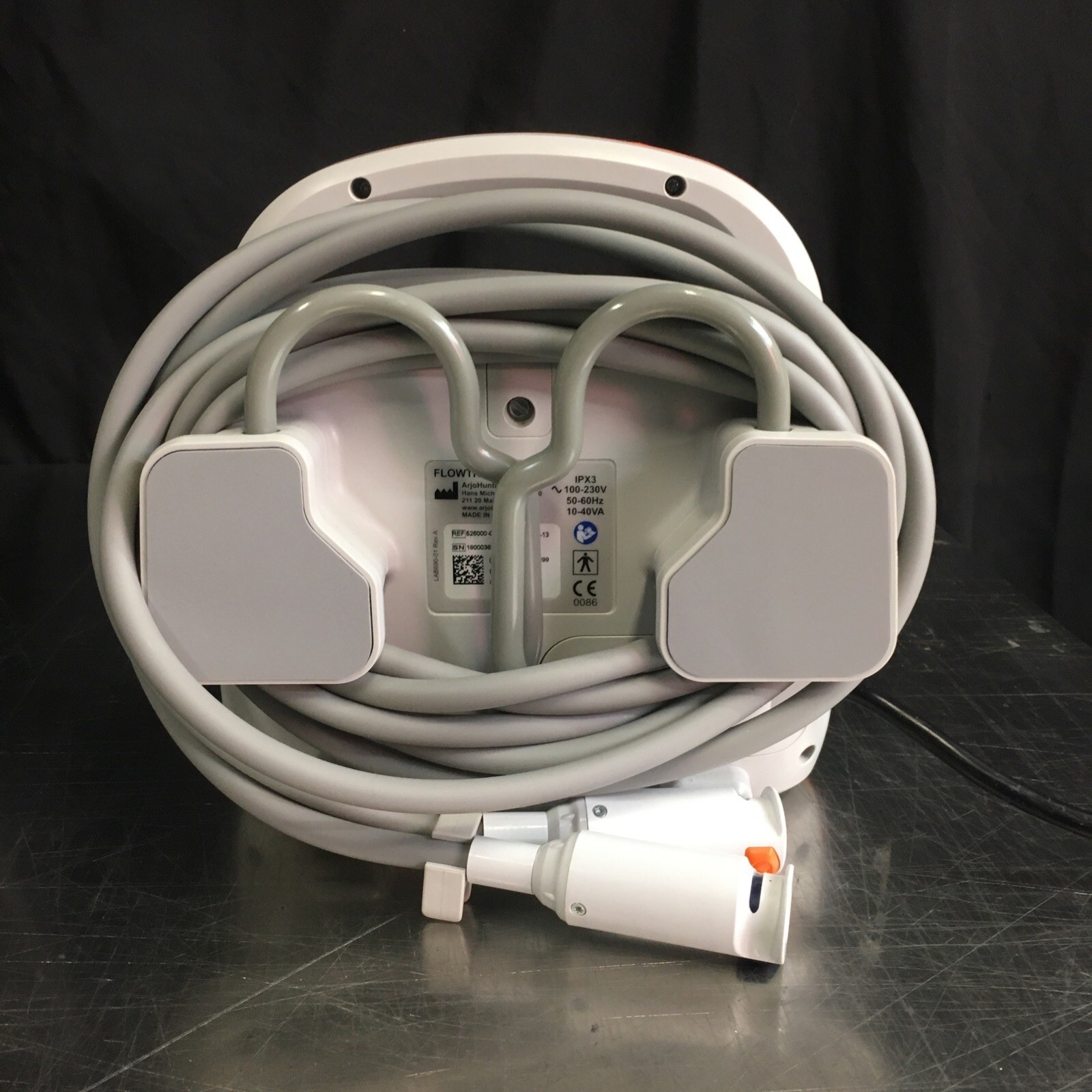 Arjo Flowtron ACS900 Continuous Sequential DVT Pump W/ New 28′ Thigh Garment