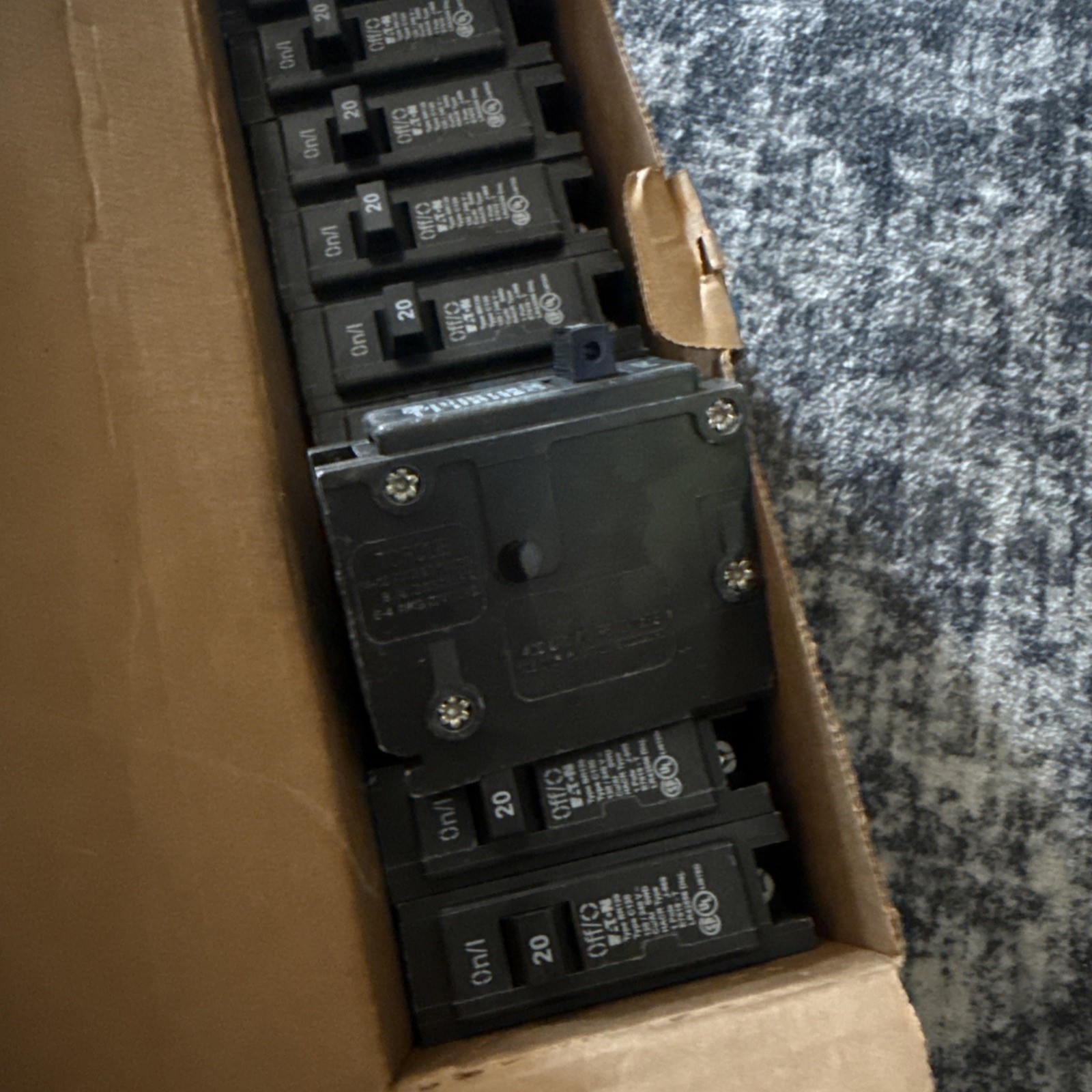 10 PCS Eaton BR120 Circuit Breaker – Black