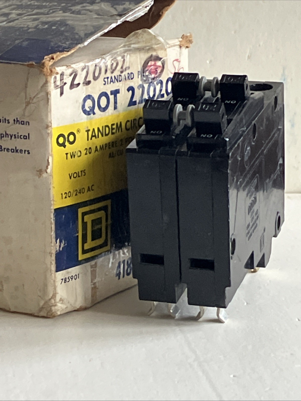 Square D QOT22020 20A 240V (2) 2P Piggyback Quad Tandem Quadplex CTL Hook -New!
