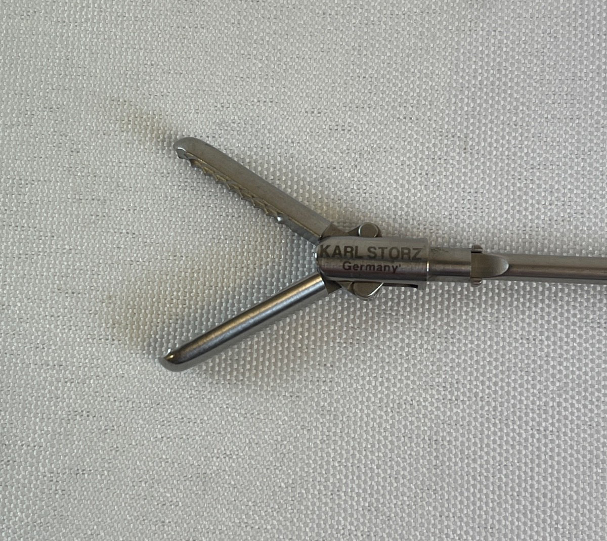 Karl Storz 33410D Spoon Shaped D/A Atraumatic Grasping Insert 5mm x 43cm Lap
