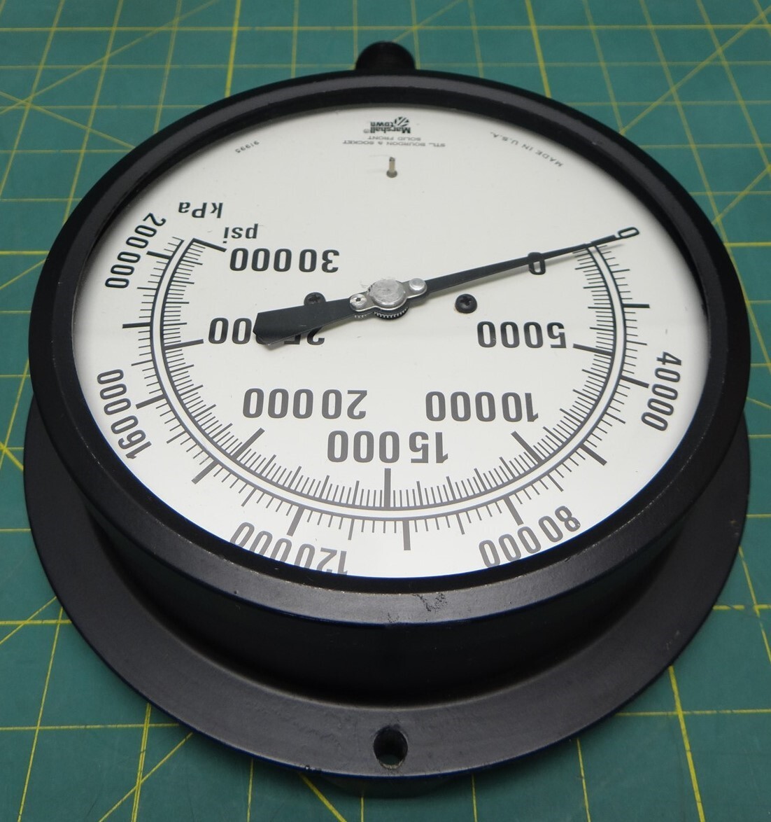 6″ Marshalltown Pressure Gauge 0-200,000 kPa 0-30,000 PSI Bottom 1/2″ NPT 91995