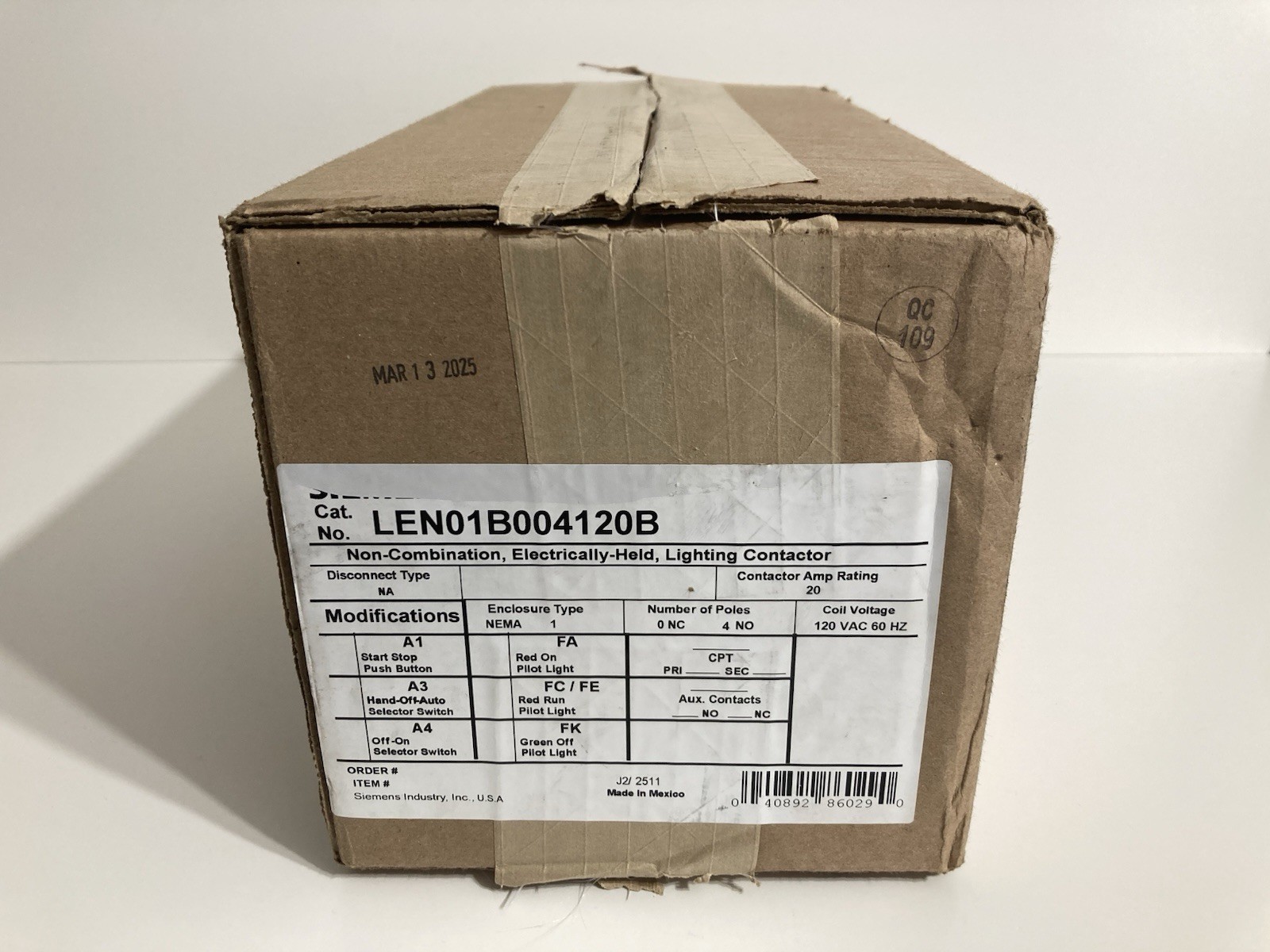 Siemens LEN01B004120B Electrically Held Lighting Contactor 4-Pole 4NO NEMA 1 20A
