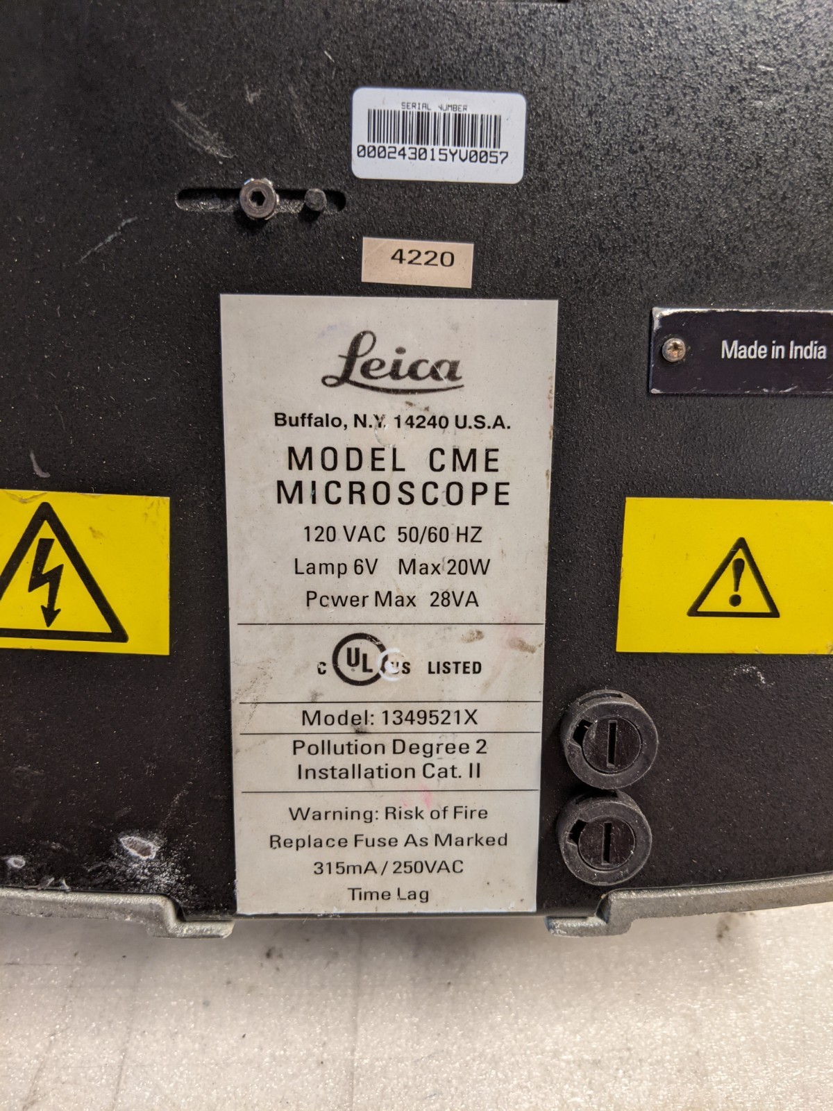 Leica CME Microscope 1349521X with Objectives 4x, 10x, 40x, 100x & Condenser