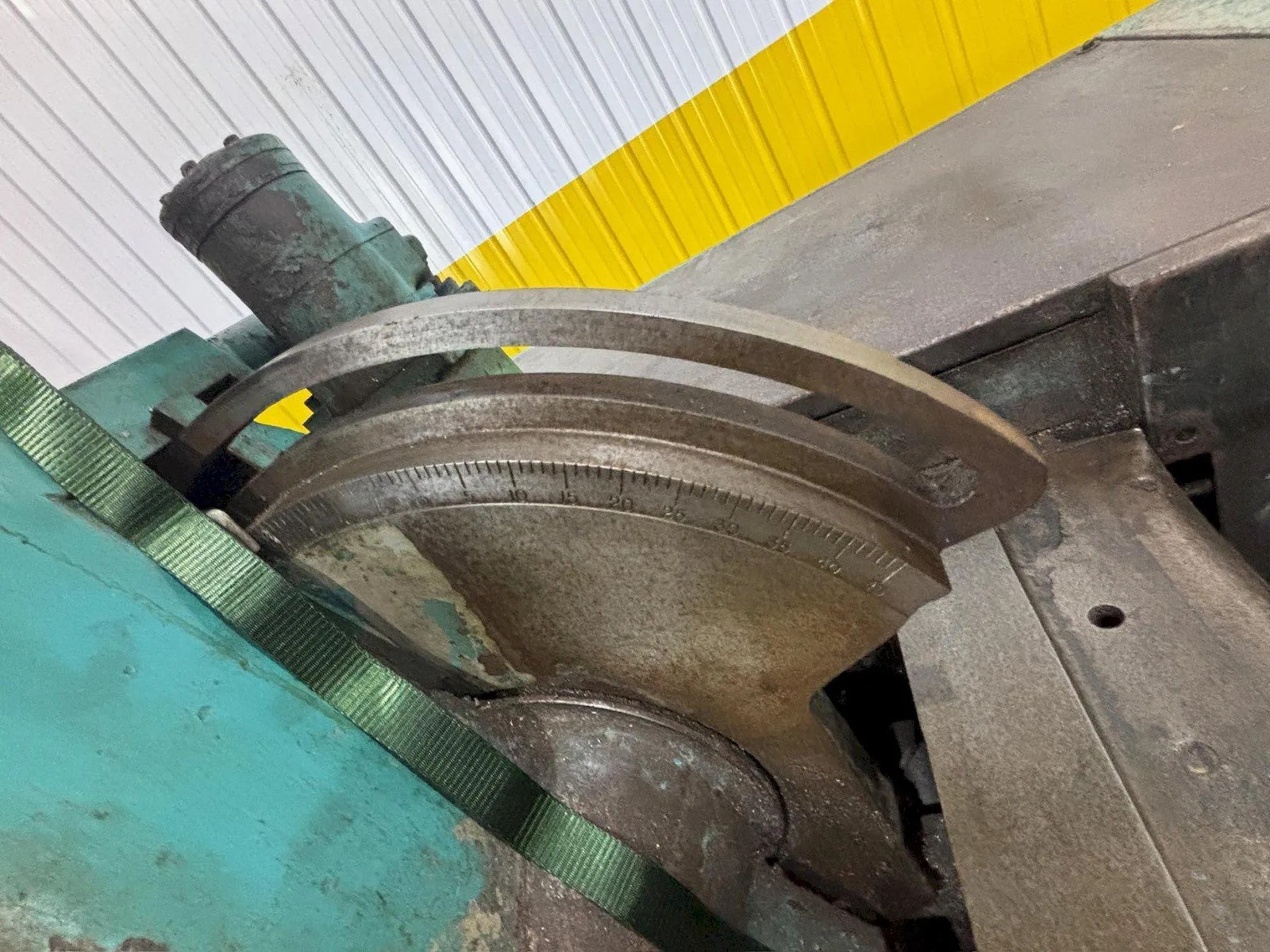 18” X 20” MARVEL MODEL #81-9/M3M SEMI-AUTO MITRE HEAD VERTICAL BAND SAW: STO