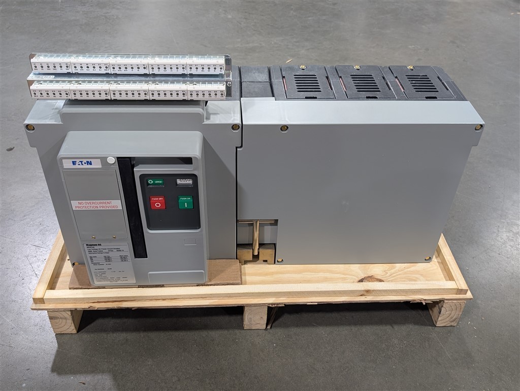 NEW 4000A Eaton Magnum DS MDSC4N Low Voltage AC Power Circuit Breaker