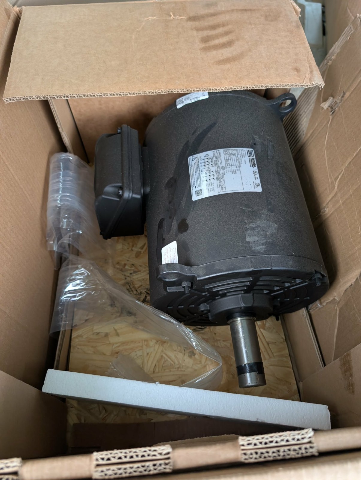 00718OT3E213T-S WEG motor 7 1/2 HP 1,770 Nameplate Open Drip Proof Rigid 3 Phase