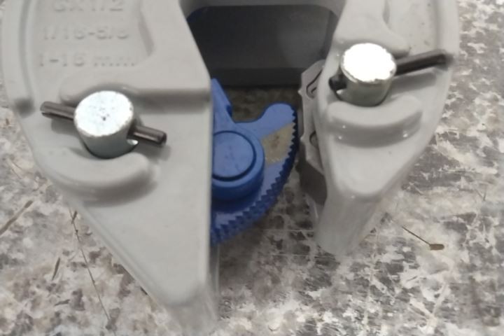 Campbell 6423000 1/8 to 5/8 In Jaw Open 1,000 Lb Working Load Limit Plate Clamp