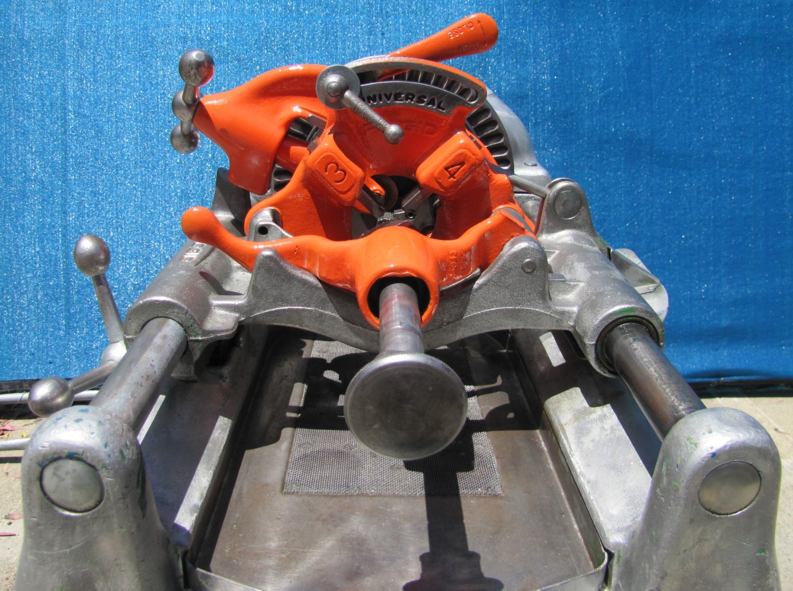 Ridgid 535 Pipe Threader 1/2″ to 2″ Pipe Threading Machine with Die Head